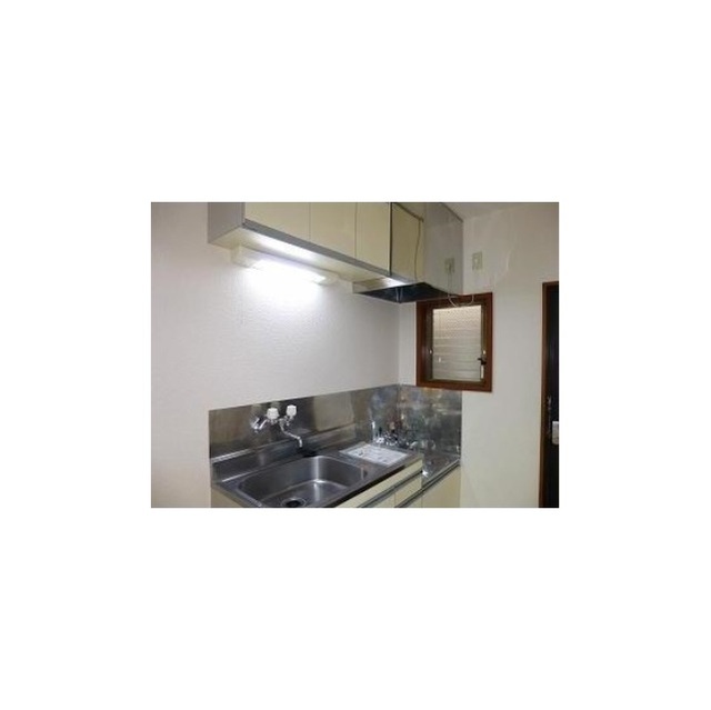 Kitchen. Gas stove can be installed