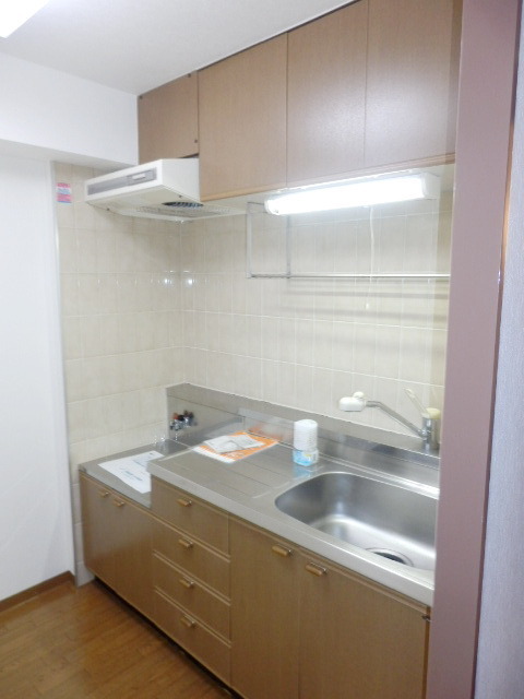 Kitchen. Dishes get on kitchen space