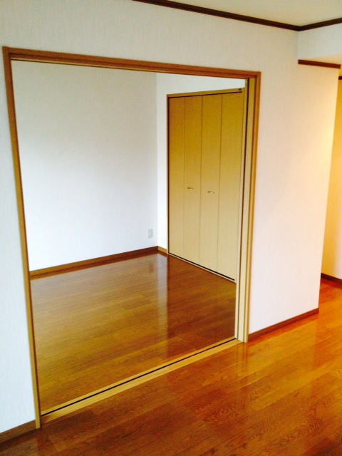 Living and room. It can also be used as a wide 1LDK ☆