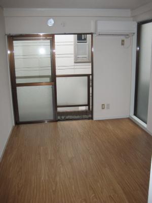 Living and room. Flooring stuck in place already