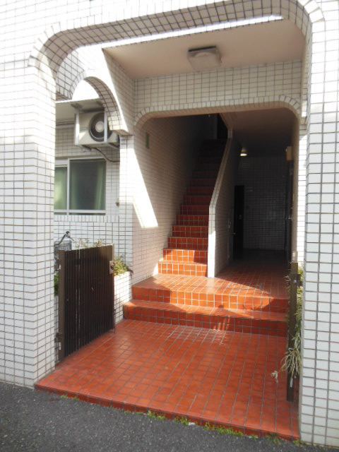 Entrance. entrance!