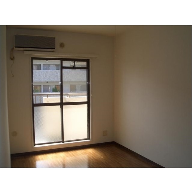 Other room space. Flooring