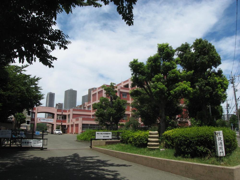 high school ・ College. Sumiyoshi 600m to high school