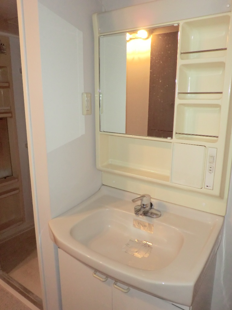 Washroom. Washroom