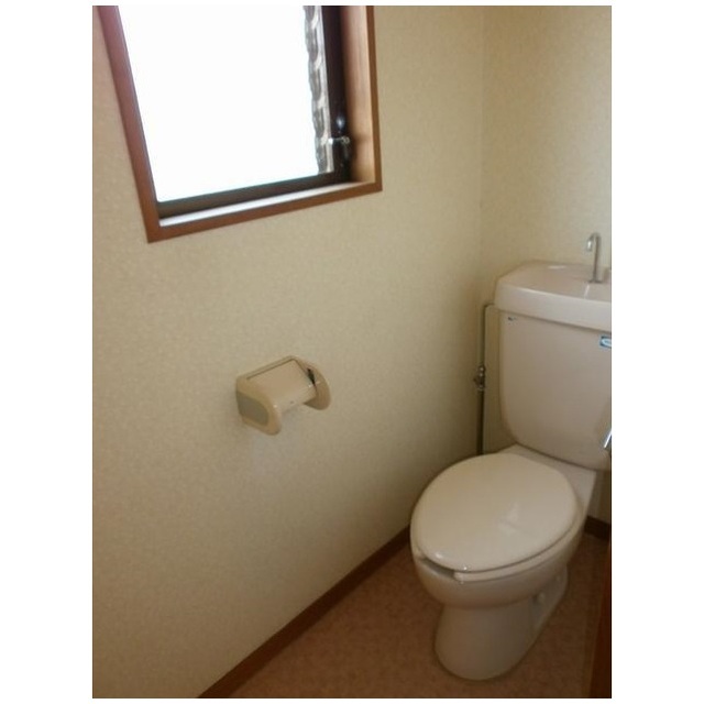 Toilet. Also settled toilet space