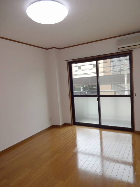 Living and room. 201 with lighting ☆