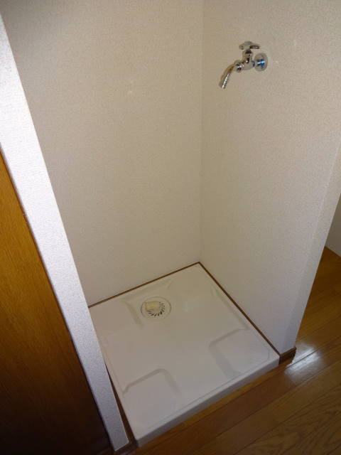 Other. Indoor Laundry Storage ☆