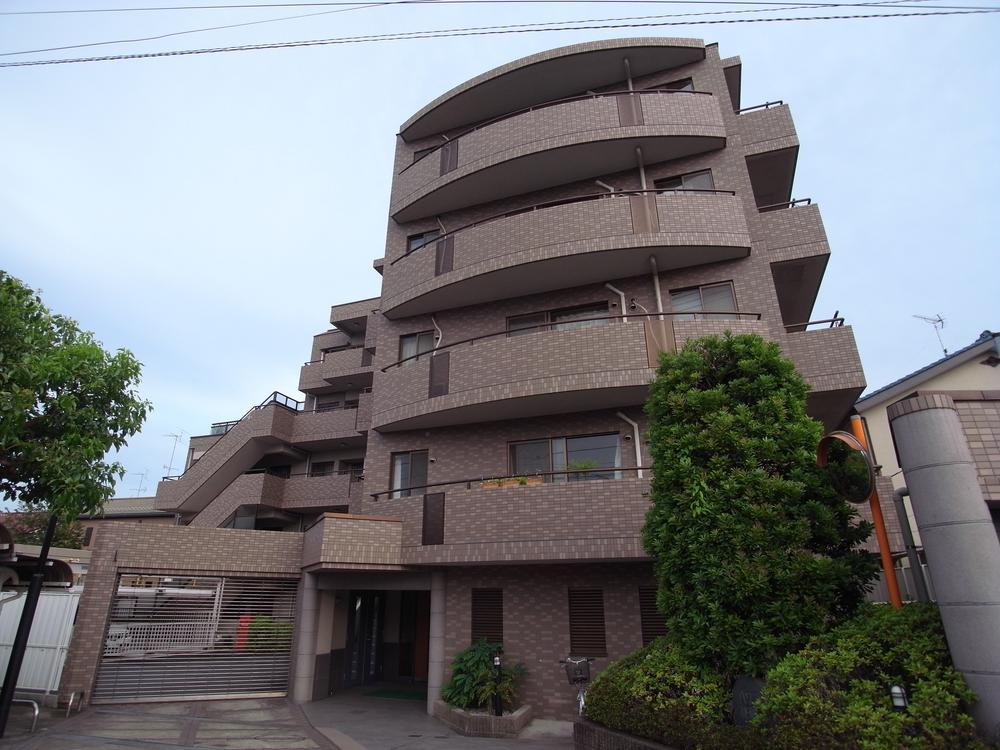 Local appearance photo. It is tiled apartment there is a profound sense of. Local (July 2013) Shooting