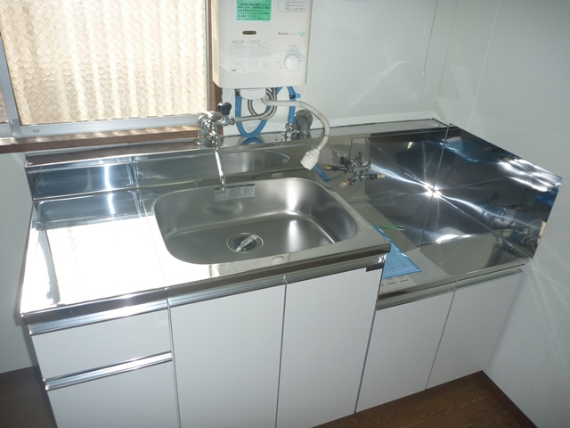 Kitchen. Two-burner stove can you installation.