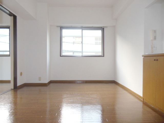 Other room space. Living space that can be relaxed