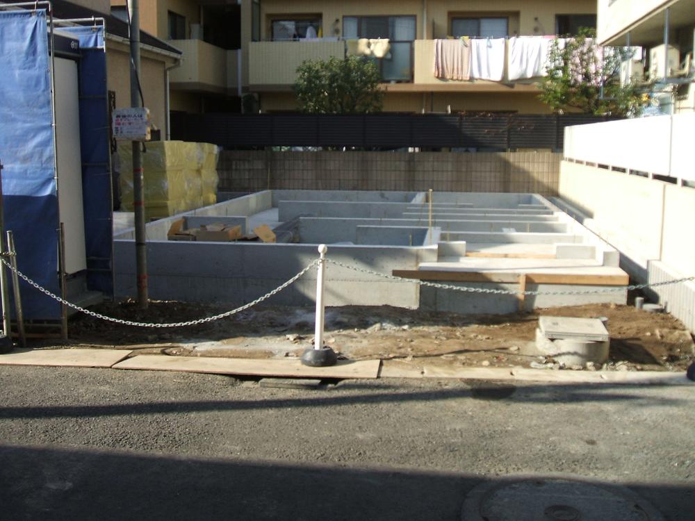 Local photos, including front road. Local (12 May 2013) Shooting