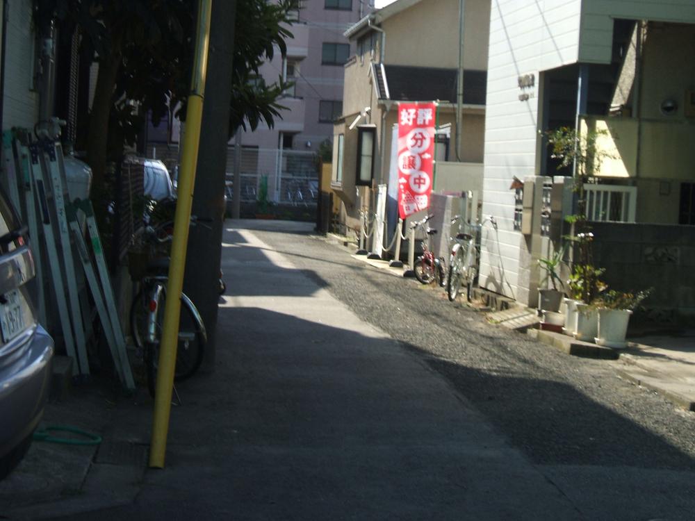 Local photos, including front road. Design with a sophisticated and stylish design design and ease of use.