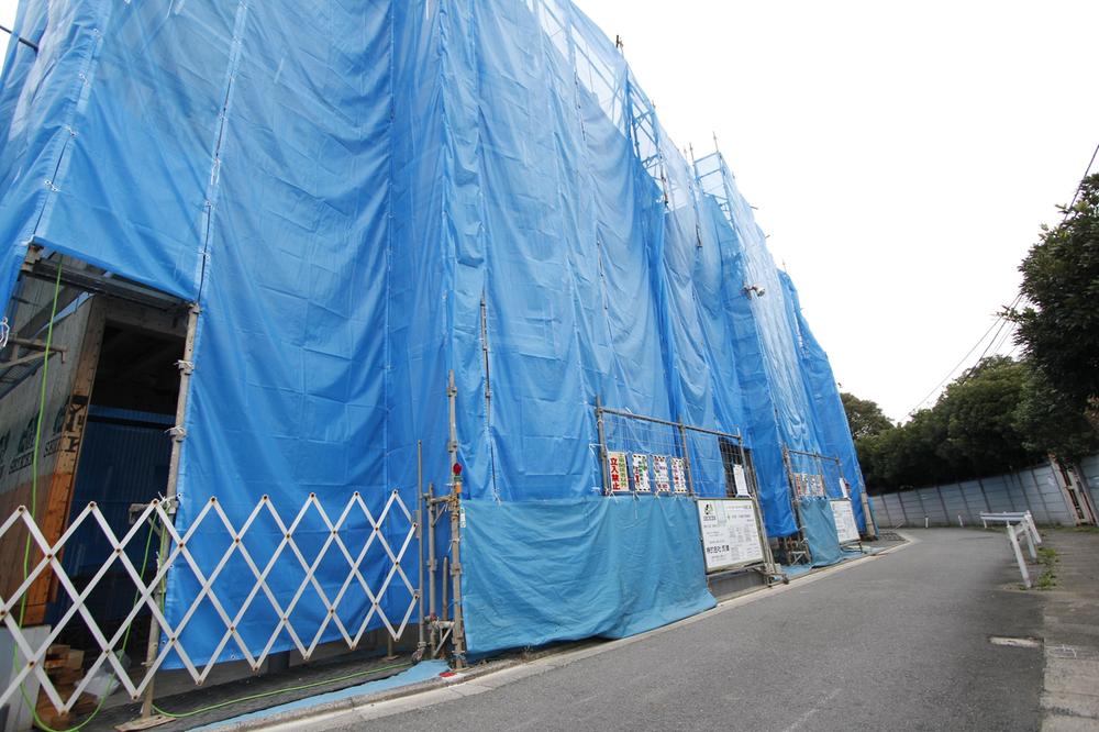 Local appearance photo. Local (11 May 2013) Shooting