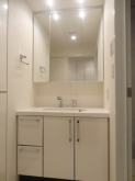 Washroom. Independent wash basin