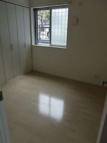 Other room space. Western-style about 4.5 Pledge