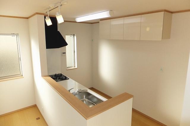 Kitchen. Installing a hanging cupboard in the kitchen behind the wall ☆ I storage will become more abundant ☆ (December 24, 2013) Shooting