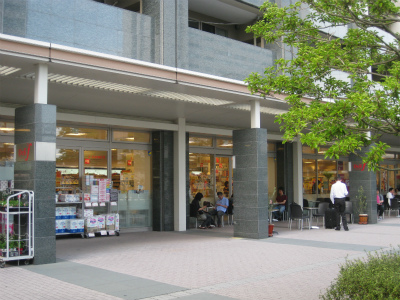 Supermarket. Derido Musashi Kosugi shop (super) up to 622m
