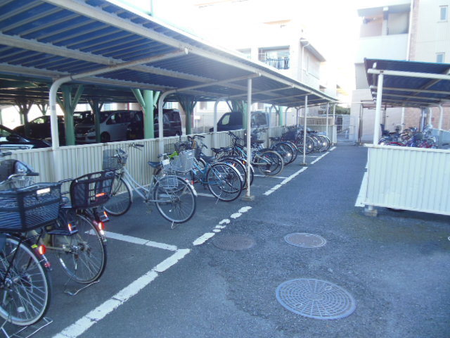 Other common areas. Bicycle-parking space! 