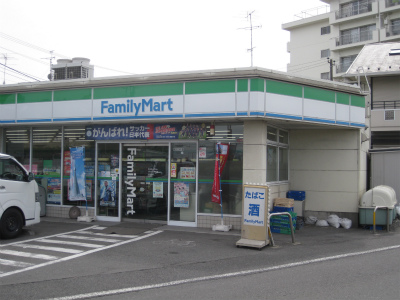 Convenience store. 517m to FamilyMart Kamimarukotenjin Machiten (convenience store)