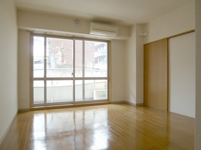 Living and room. Bright living room facing the balcony. Air-conditioned