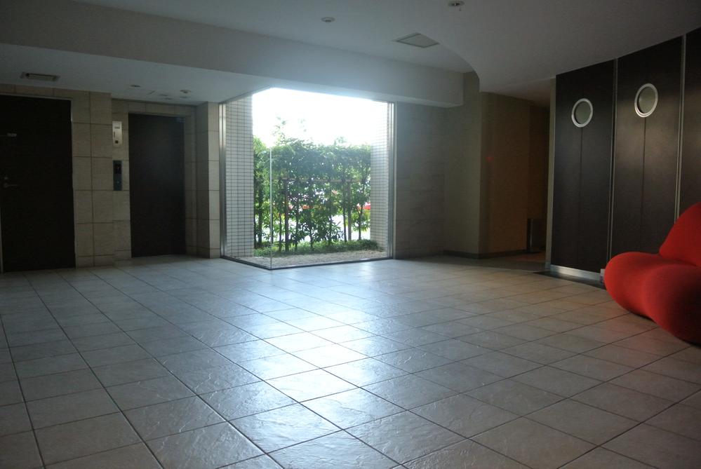 Other common areas. Auto-lock inside the entrance hall