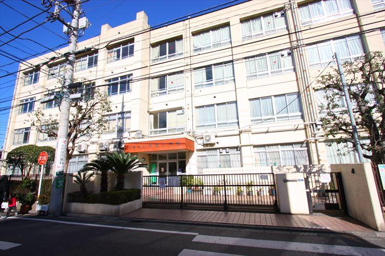 Primary school. Kariyado until elementary school 450m