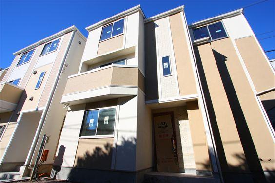 Local appearance photo. 1 Building