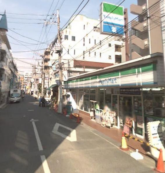 Convenience store. FamilyMart Shinmaruko Nishiguchi store up (convenience store) 41m