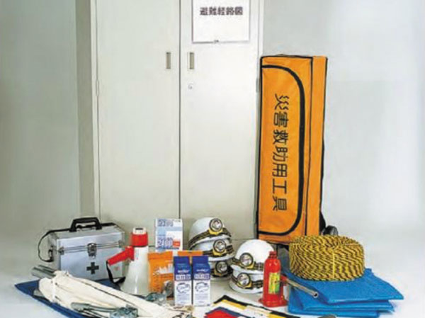 earthquake ・ Disaster-prevention measures.  [Disaster prevention for stockpile storage installation (common areas)] Preparation for such event of a disaster, The shared portion, It has established a disaster for the stockpile warehouse. (Same specifications)