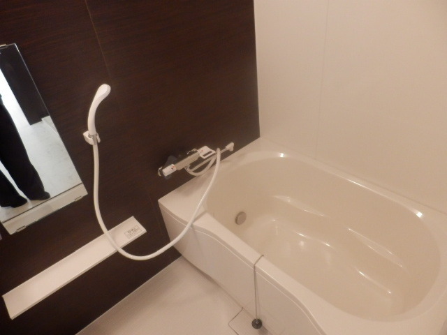 Bath. With reheating function