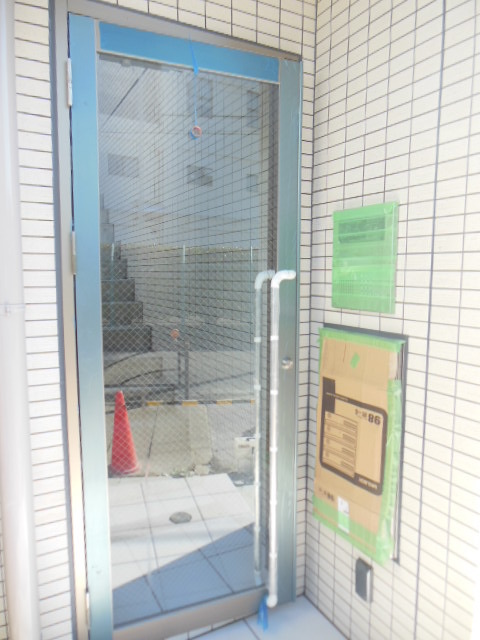 Security. Auto-locking of entrance
