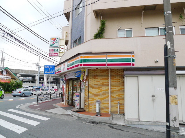 Convenience store. 221m to Seven-Eleven (convenience store)
