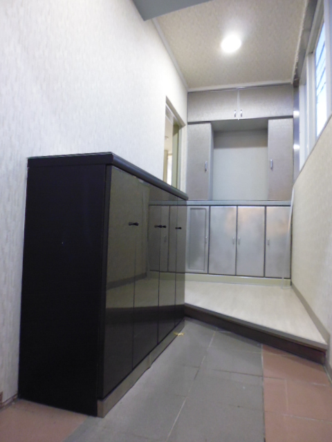Entrance. Reform is before