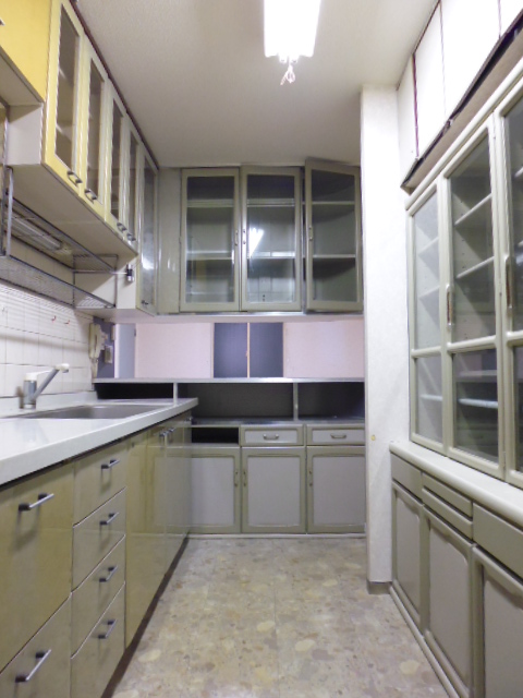 Kitchen. Reform is before