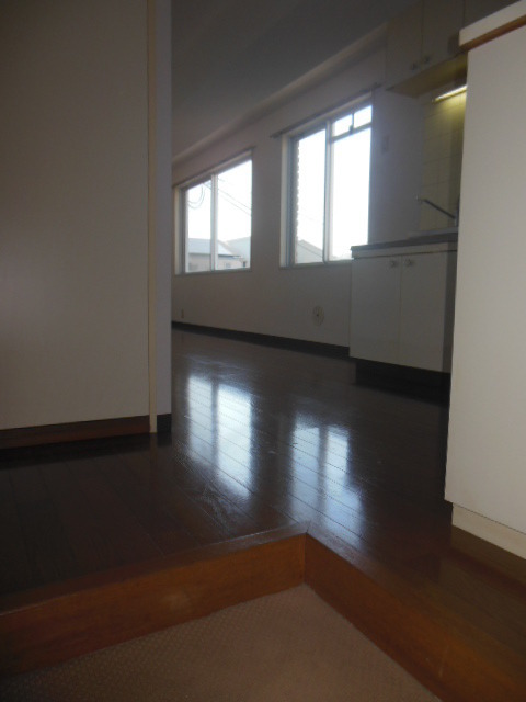 Entrance. Entrance part ・ Is frontage spread