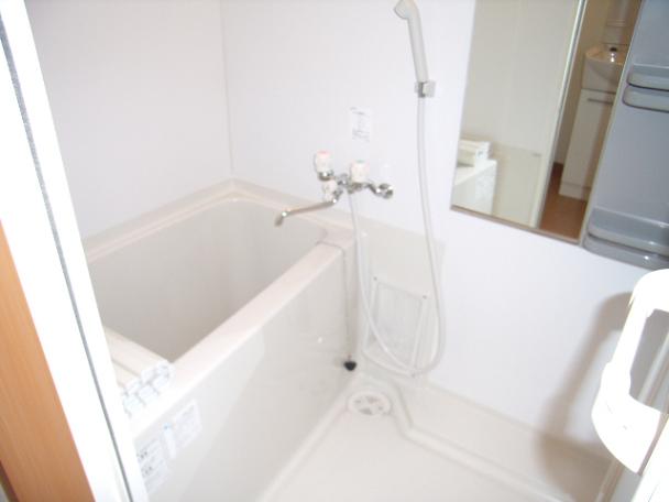 Bath. Other Room No. Photo