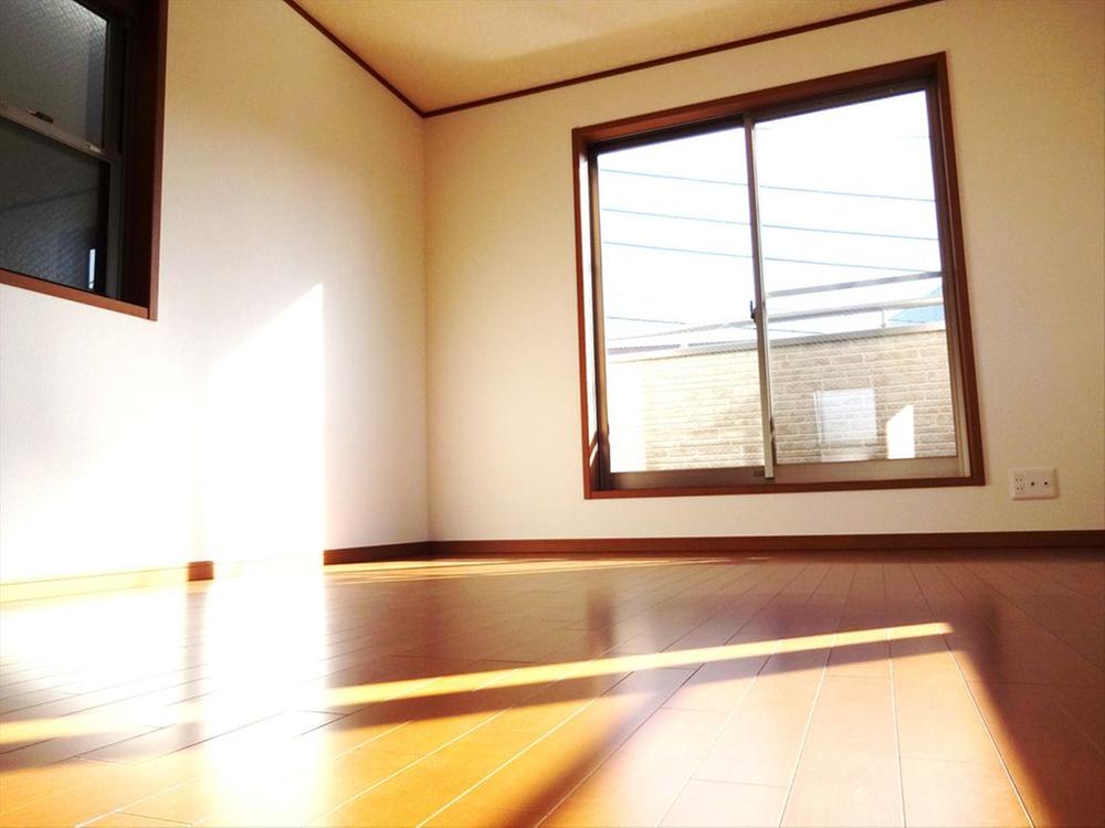 Non-living room. Bright master bedroom