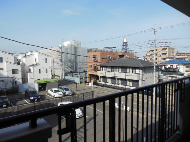 Balcony. Day ・ Ventilation is good