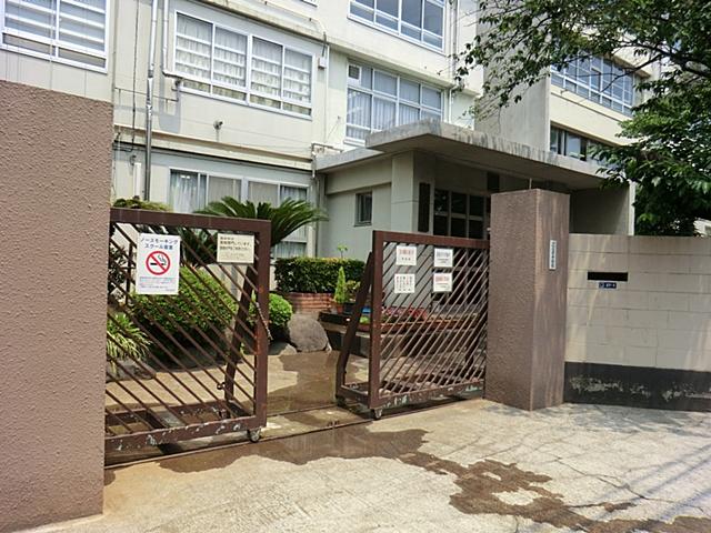 Junior high school. 630m to the Kawasaki Municipal Sumiyoshi Junior High School
