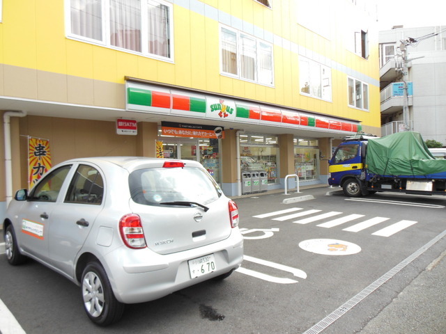 Convenience store. 333m until Thanksgiving (convenience store)