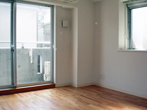 Living and room. Popular corner room ・ Two-sided lighting is the room