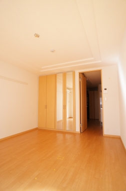 Living and room. Western-style 8.8 Pledge