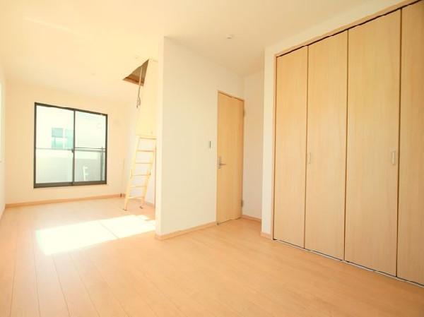 Non-living room. 2 room split can also be Western-style 11.3 Pledge by the other room future applications