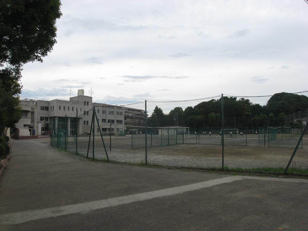 Junior high school. Miyauchi junior high school walk 1100m
