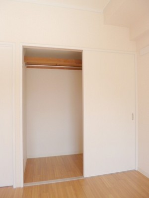 Receipt. South Western-style housing. There is a size of between 1.