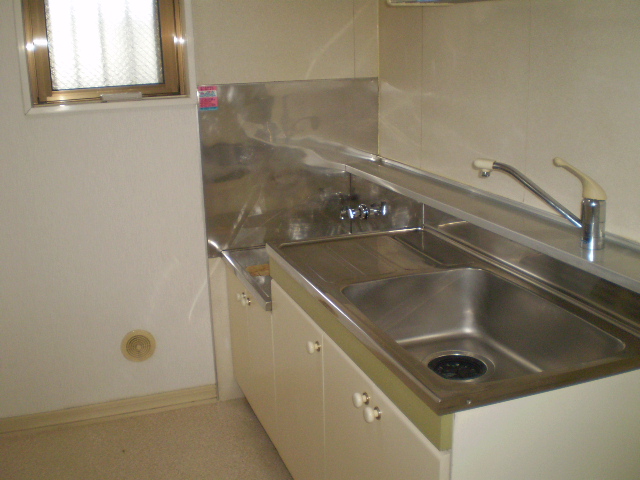 Kitchen. Spacious kitchen