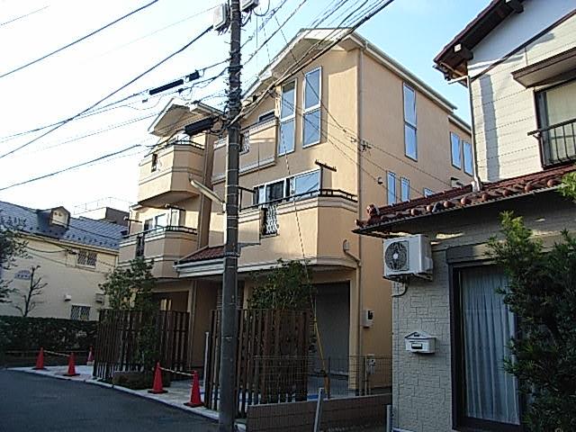 Local appearance photo. Local (11 May 2013) Shooting