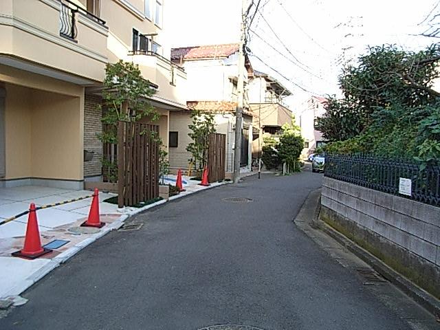 Local photos, including front road. Local (11 May 2013) Shooting