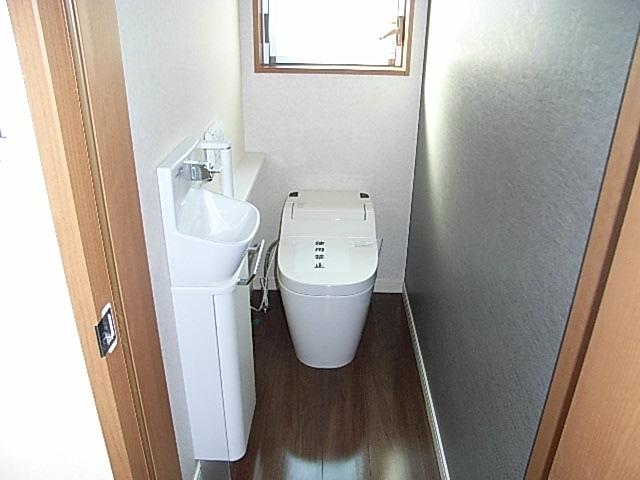 Toilet. Tornado cleaning ・ Tankless Washlet toilet