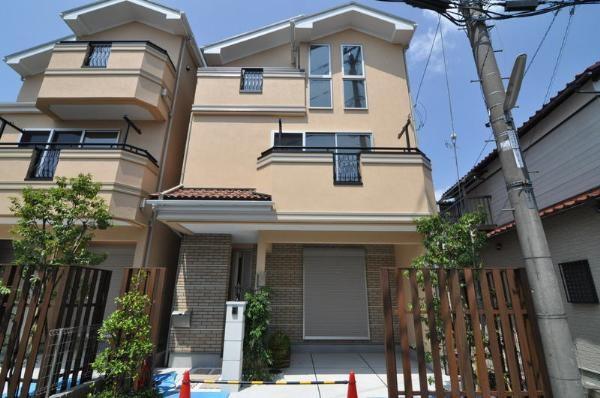 Local appearance photo. Per day is good on the south-facing.